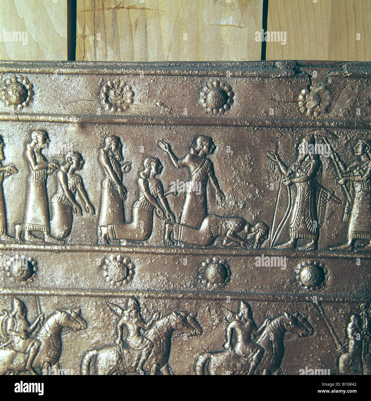 Gli ornamenti in bronzo del palazzo Porte di Balawat. Shalmaneser III. Ix secolo A.C. Electrotype copia. Assiria Foto Stock