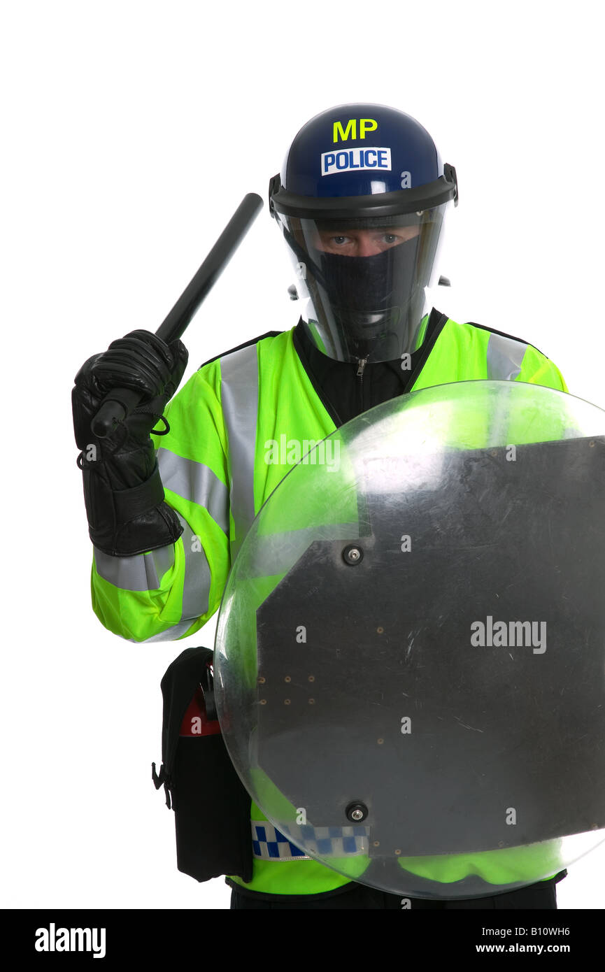 La Metropolitan police officer in piena riot gear Foto Stock