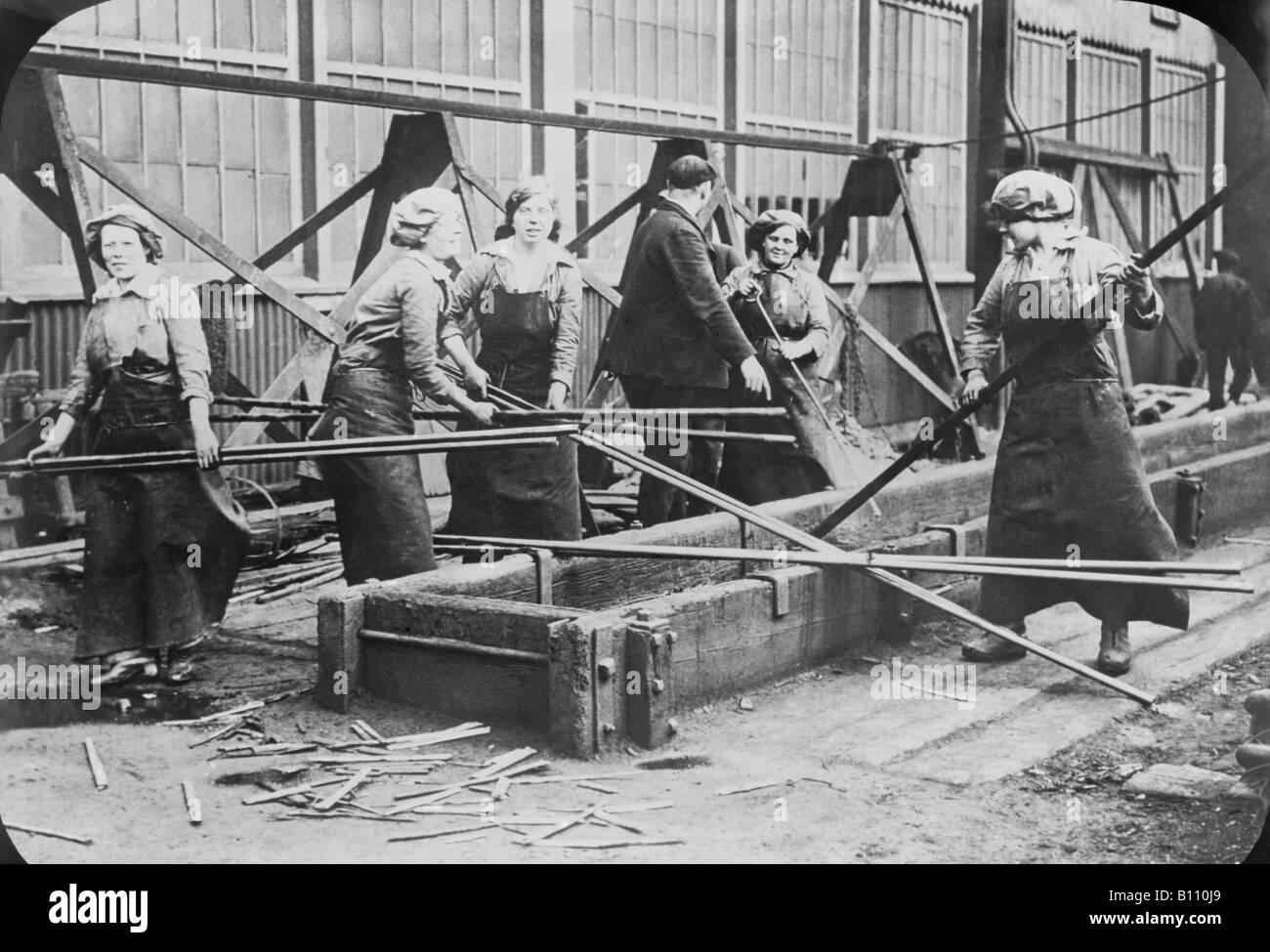 Le donne ai cantieri navali durante la Prima Guerra Mondiale. Foto Stock