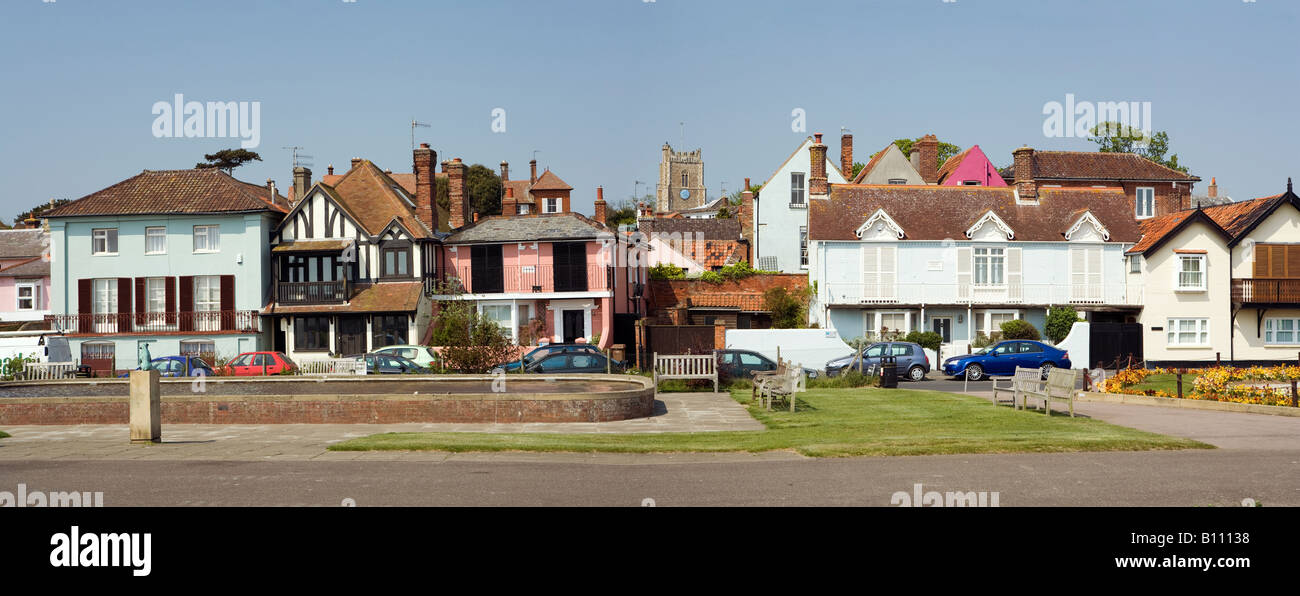 Regno Unito Inghilterra Suffolk Aldeburgh lungomare panoramico di proprietà Foto Stock