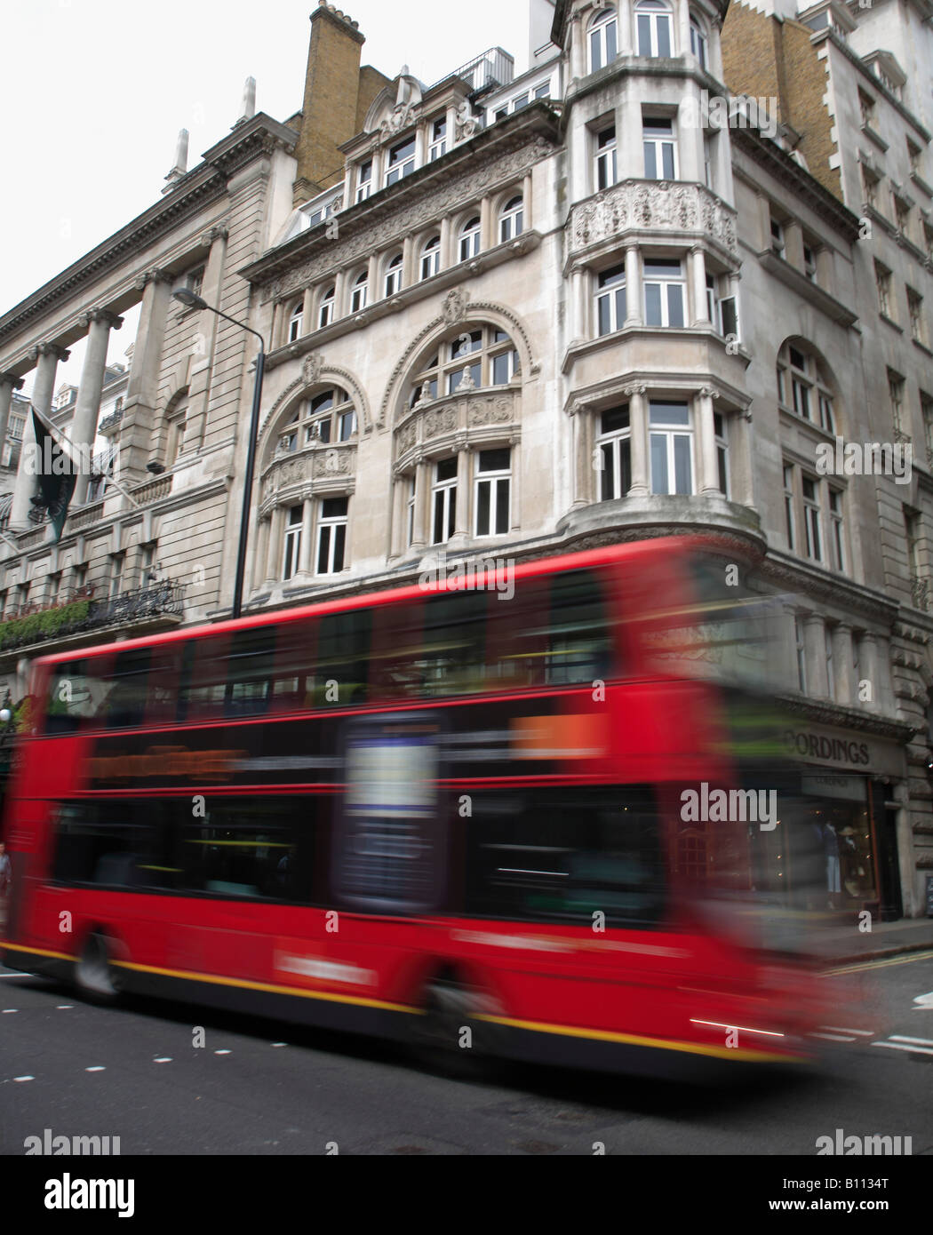 Regno Unito Gran Bretagna Inghilterra Londra Picadilly il traffico sul bus Foto Stock