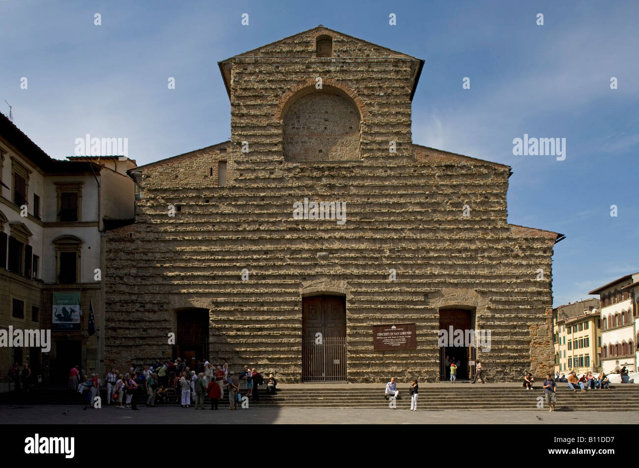 Florenz, Basilica di San Lorenzo di Firenze, Erster Kirchenbau der Renaissance, Fassade Foto Stock
