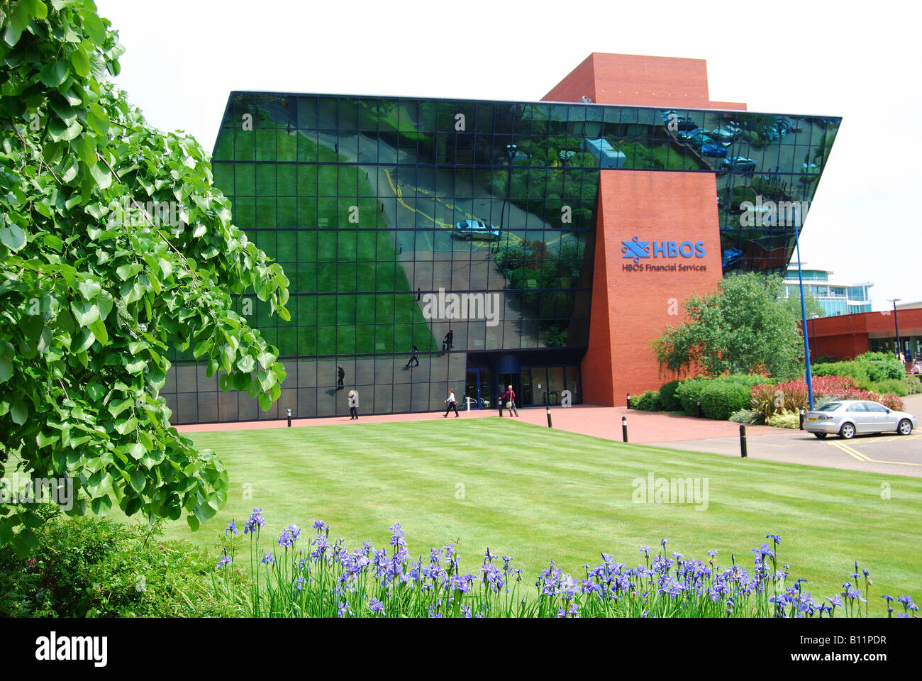 HBOS Financial Services, il 'Blue Leanie' Office Block, Walton Street, Aylesbury, Buckinghamshire, Inghilterra, Regno Unito Foto Stock