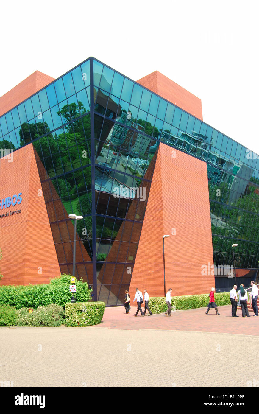 HBOS Financial Services, il 'Blue Leanie' Office Block, Walton Street, Aylesbury, Buckinghamshire, Inghilterra, Regno Unito Foto Stock
