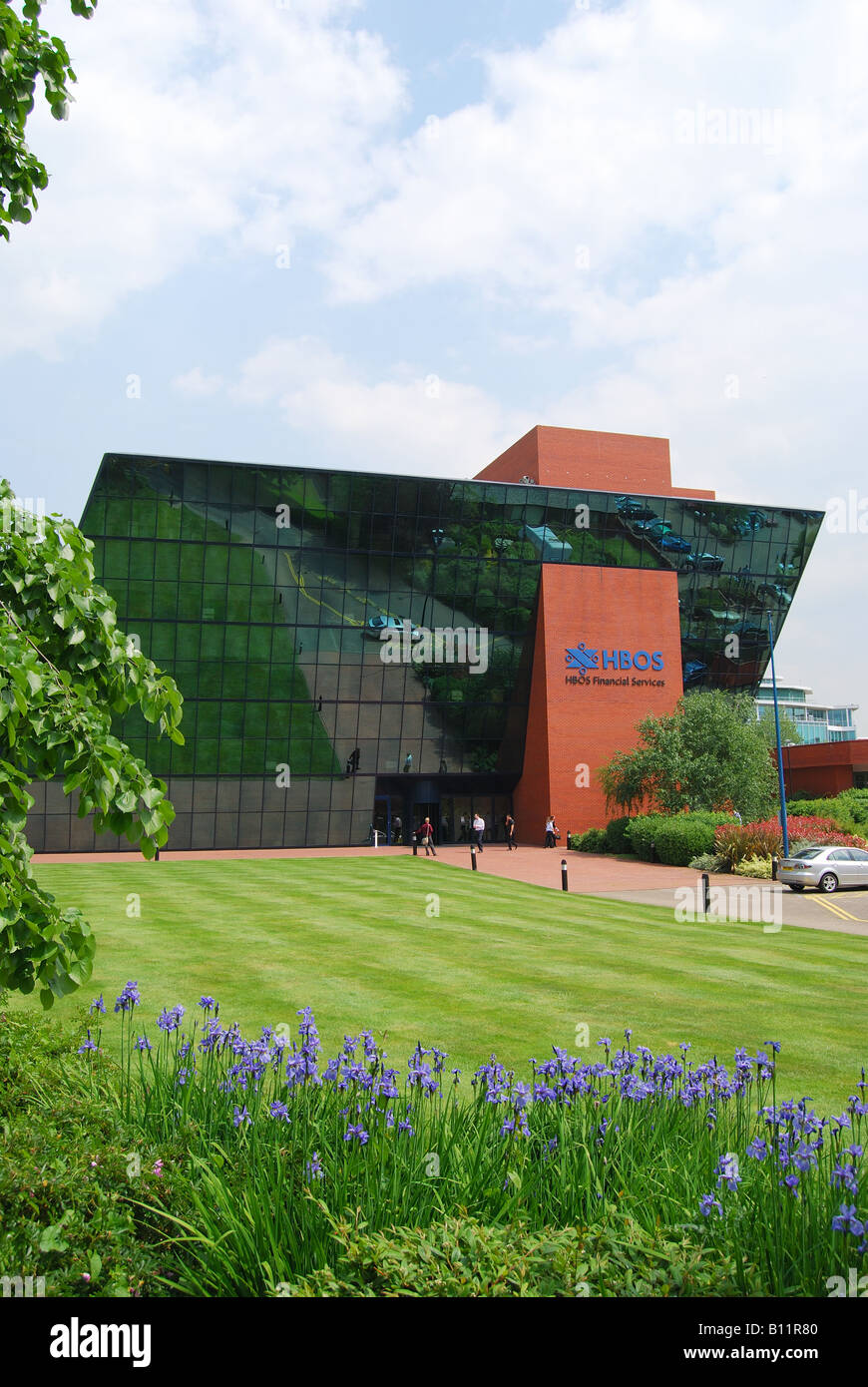 HBOS Financial Services, il 'Blue Leanie' Office Block, Walton Street, Aylesbury, Buckinghamshire, Inghilterra, Regno Unito Foto Stock