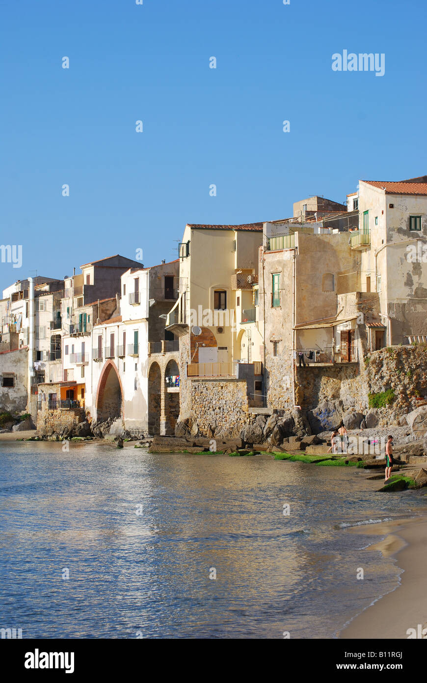 La Spiaggia E Il Lungomare Cefalu Provincia Di Palermo