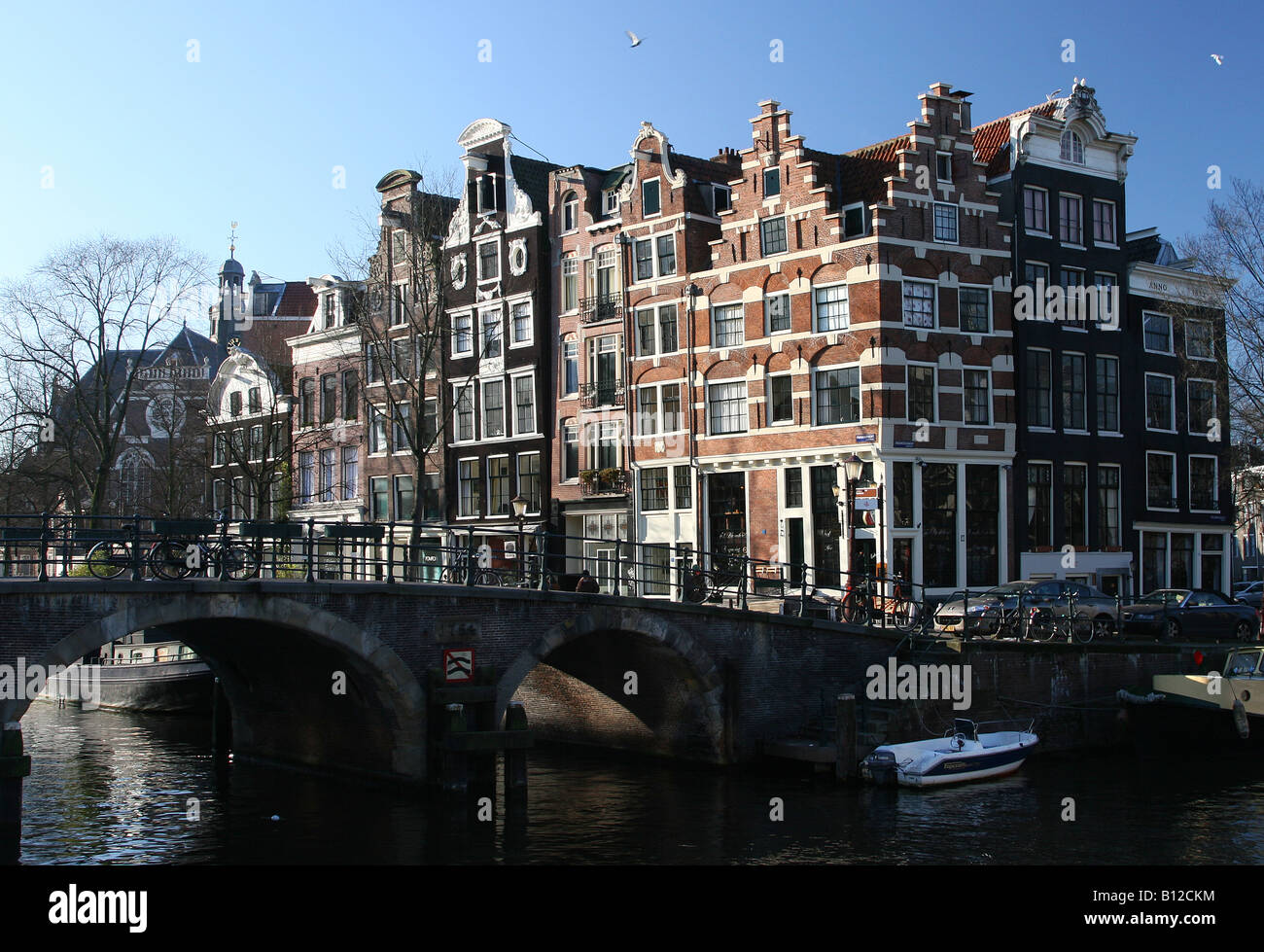 Le tipiche case di Amsterdam, presso il Brouwersgracht in Amsterdam City Centre Foto Stock