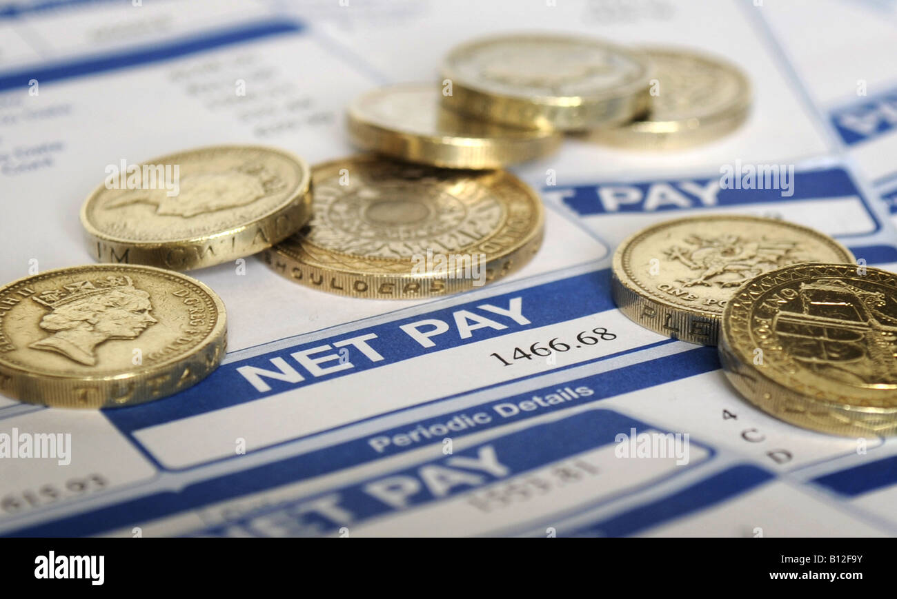 BRITISH BUSTA PAGA CHE MOSTRA UNA RETRIBUZIONE NETTA importo e valuta le libbre contanti.UK. Foto Stock