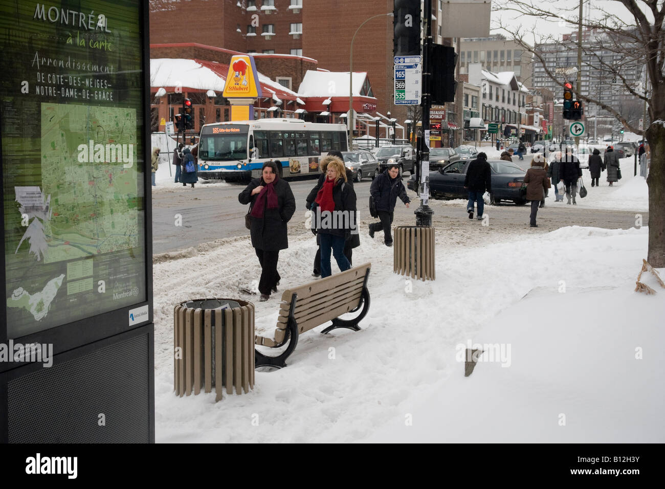 Le conseguenze di una forte tempesta di neve a Montreal, Quebec, Canada. Foto Stock