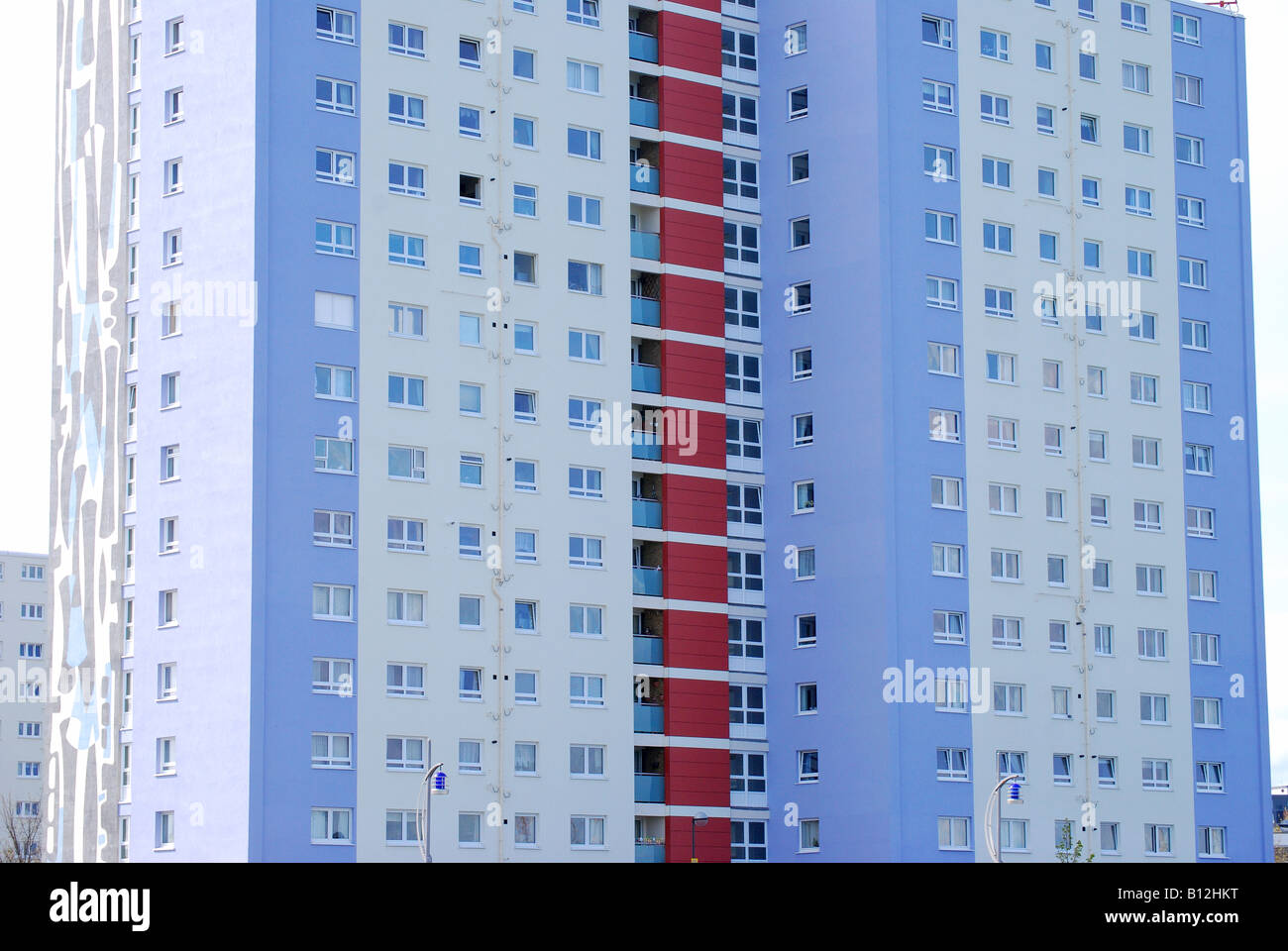 Zona residenziale alto edificio di appartamenti, Waterfront, Gosport, Hampshire, Inghilterra, Regno Unito Foto Stock