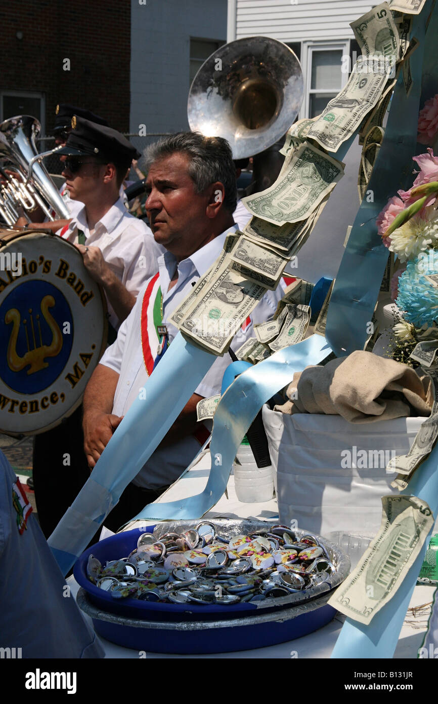 Nostra Signora Aiuto dei cristiani e i figli d'Italia in America parade. Foto Stock