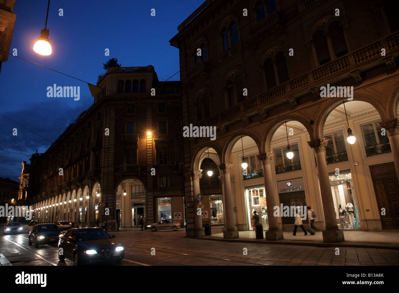 Via Cernaia via di notte. Foto Stock