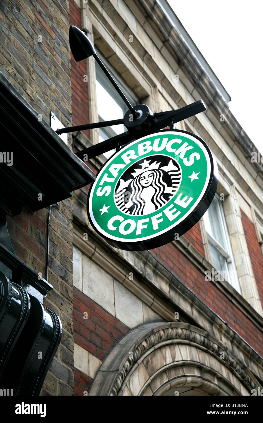 Segno sul ramo di Starbucks Coffee shop a Londra Foto Stock