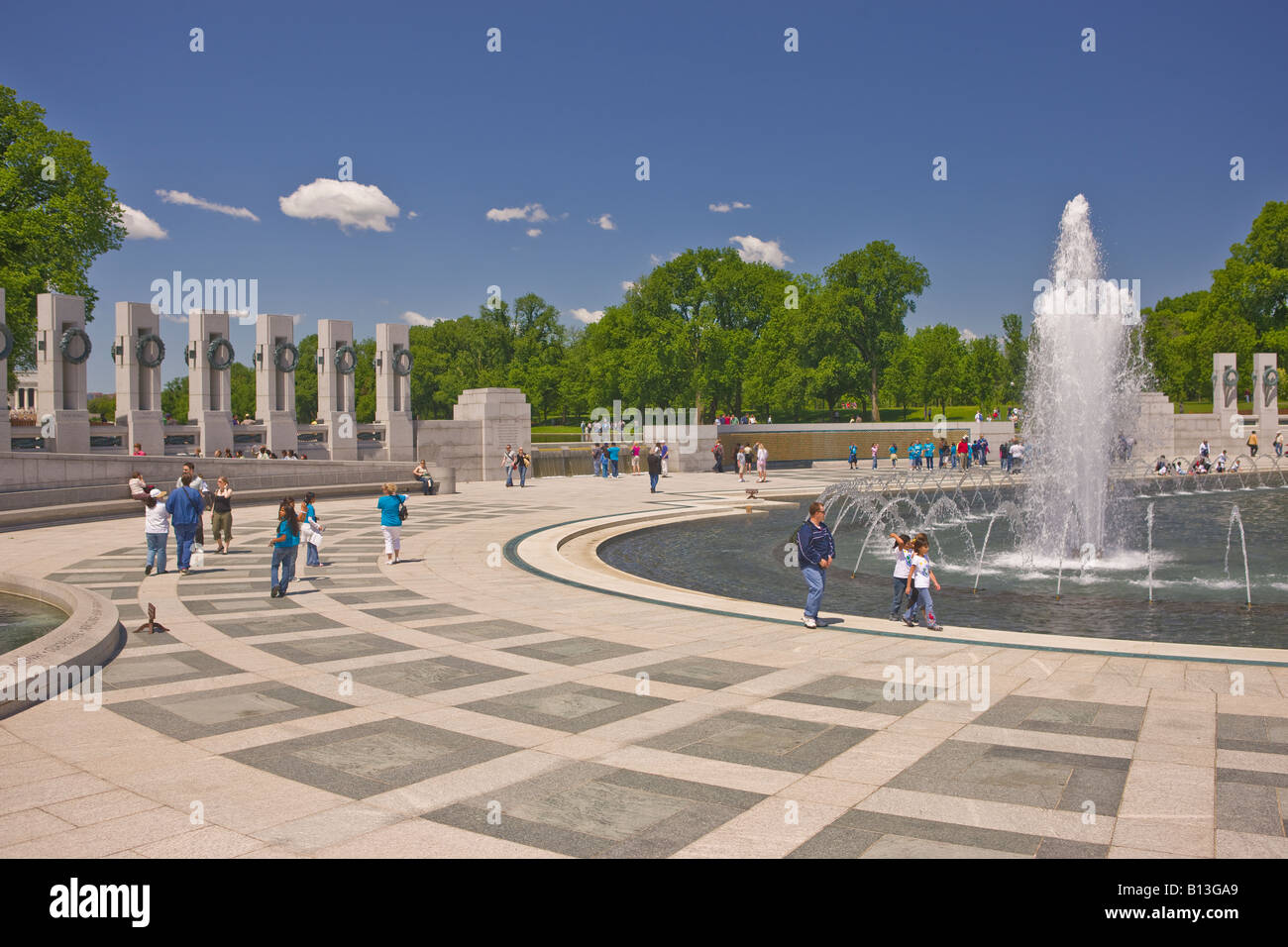 WASHINGTON DC - il National Memoriale della Seconda Guerra Mondiale sul National Mall, aperto nell'aprile 2004, progettato Friedrich San Floriano Foto Stock