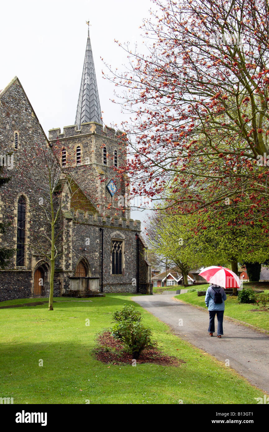 Minster villaggio chiesa nel Kent, Inghilterra, Regno Unito. Foto Stock