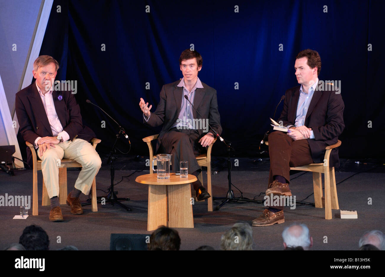 (L-R) Sir Sherard Cowper-Coles, Rory Stewart e George Osborne MP discutere Afghanistan presso il Guardian Hay Festival 2008 Foto Stock