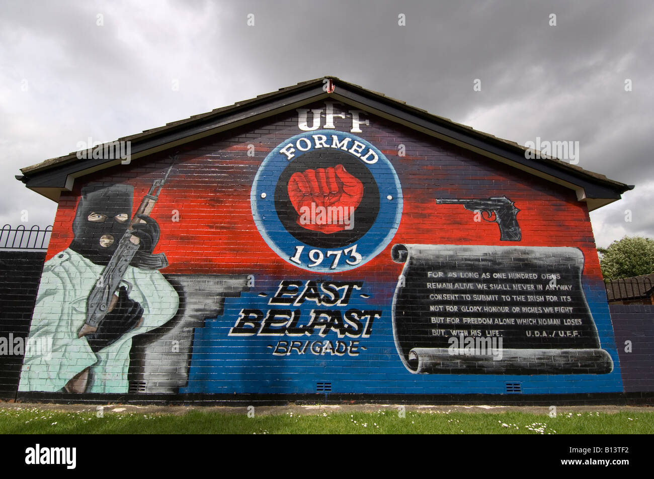 Murali settaria su un fedele Station Wagon Foto Stock