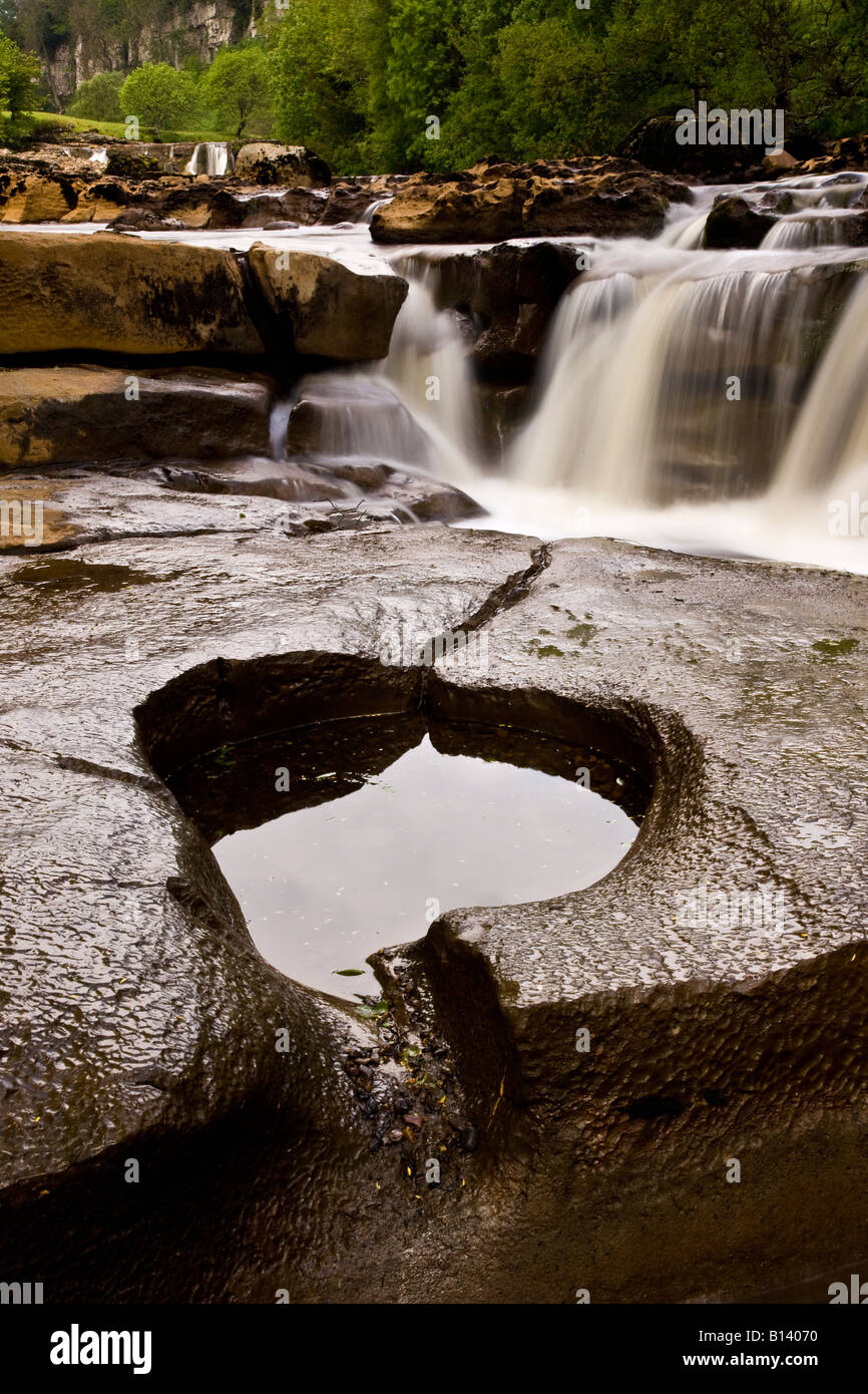 Wain Wath vigore fiume Swale Swaledale superiore Yorkshire Dales National Park Foto Stock