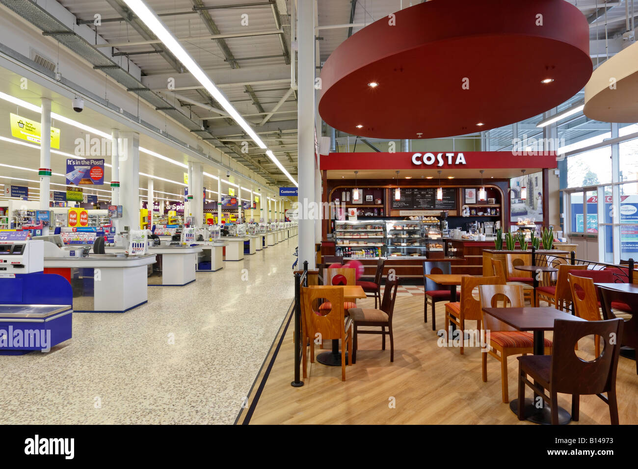 Costa Coffee bar in un supermercato Foto Stock