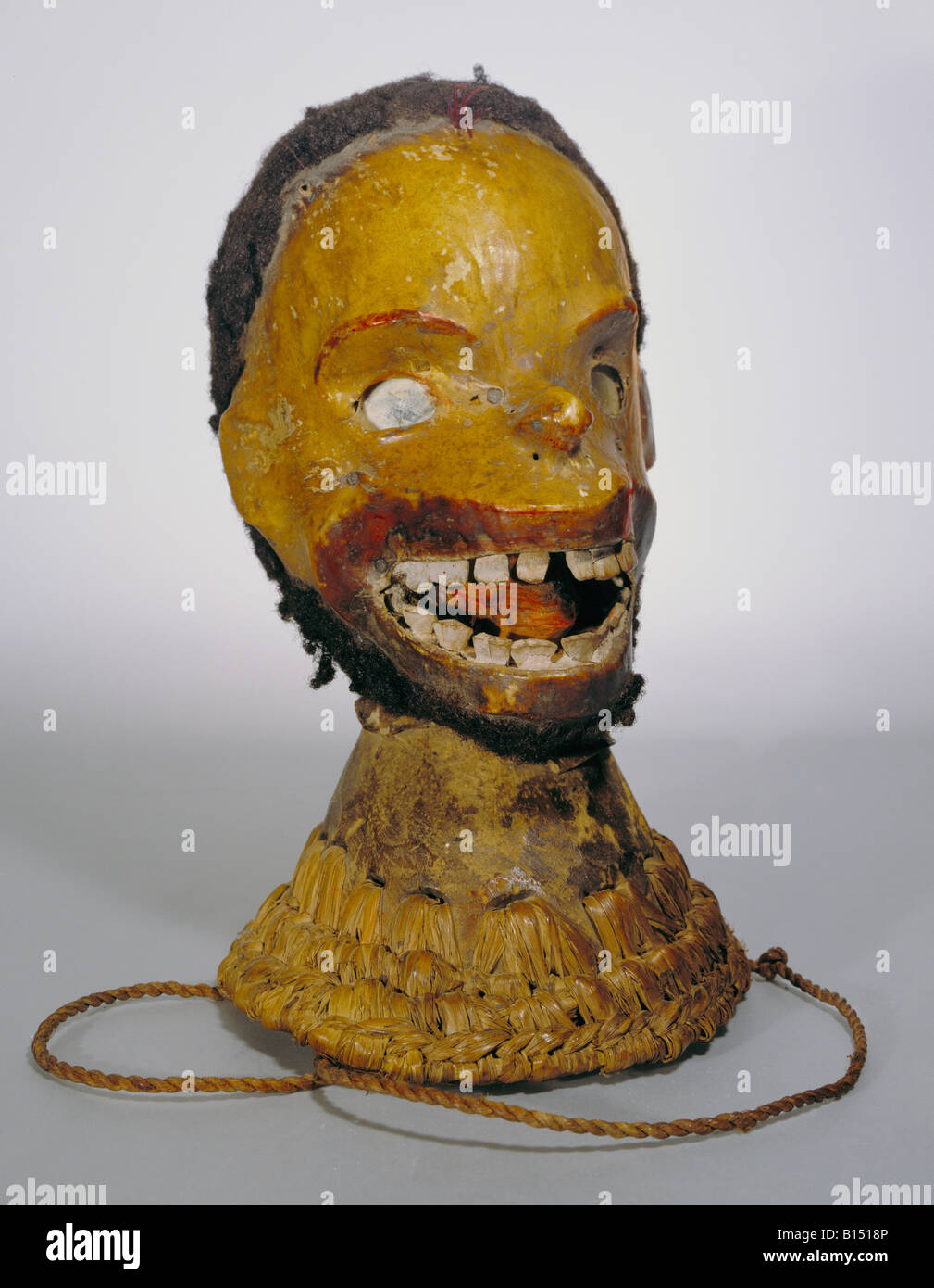 Belle arti, Africa, scultura, maschere, parte superiore, dancing maschera del Ekoi, dipinto di intaglio del legno, Nigeria, collezione privata, artista del diritto d'autore non deve essere cancellata Foto Stock