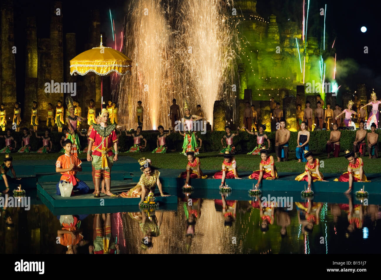 Spettacolo di suoni e luci - Sukhothai, provincia di Sukhothai, Thailandia Foto Stock