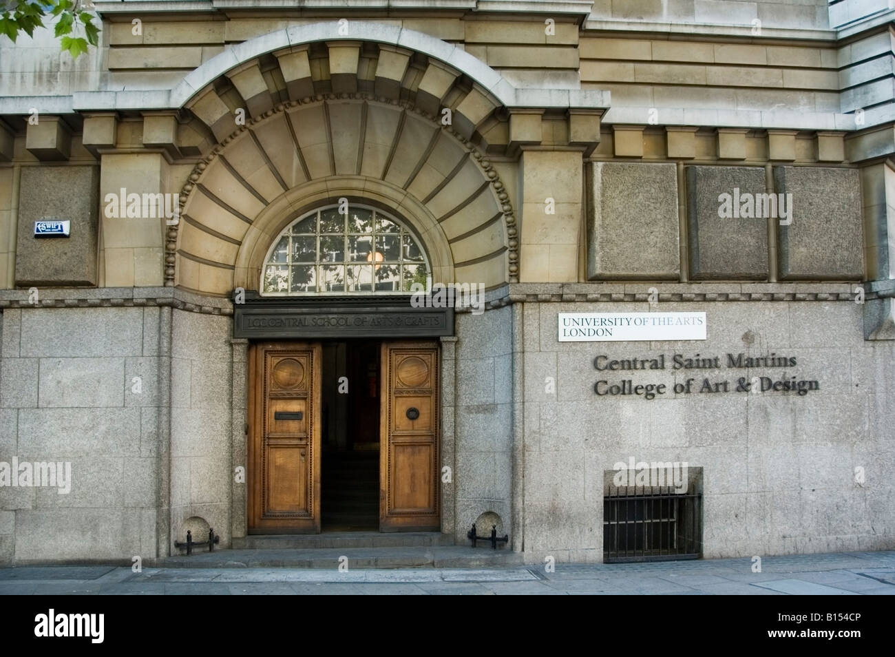 Ingresso alla Central Saint Martins College of Art and Design più grande in Europa, Londra centrale, Holborn, WC1, Gran Bretagna, Regno Unito Foto Stock
