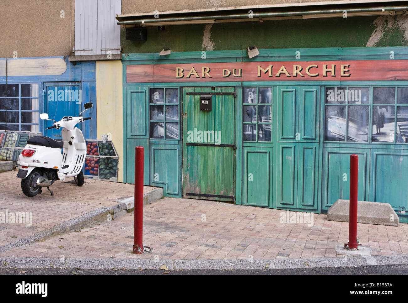 Dipinto a mano trompe-l'oeil, in Digne Les Bains, Alpes de Haute Provence, Francia Foto Stock