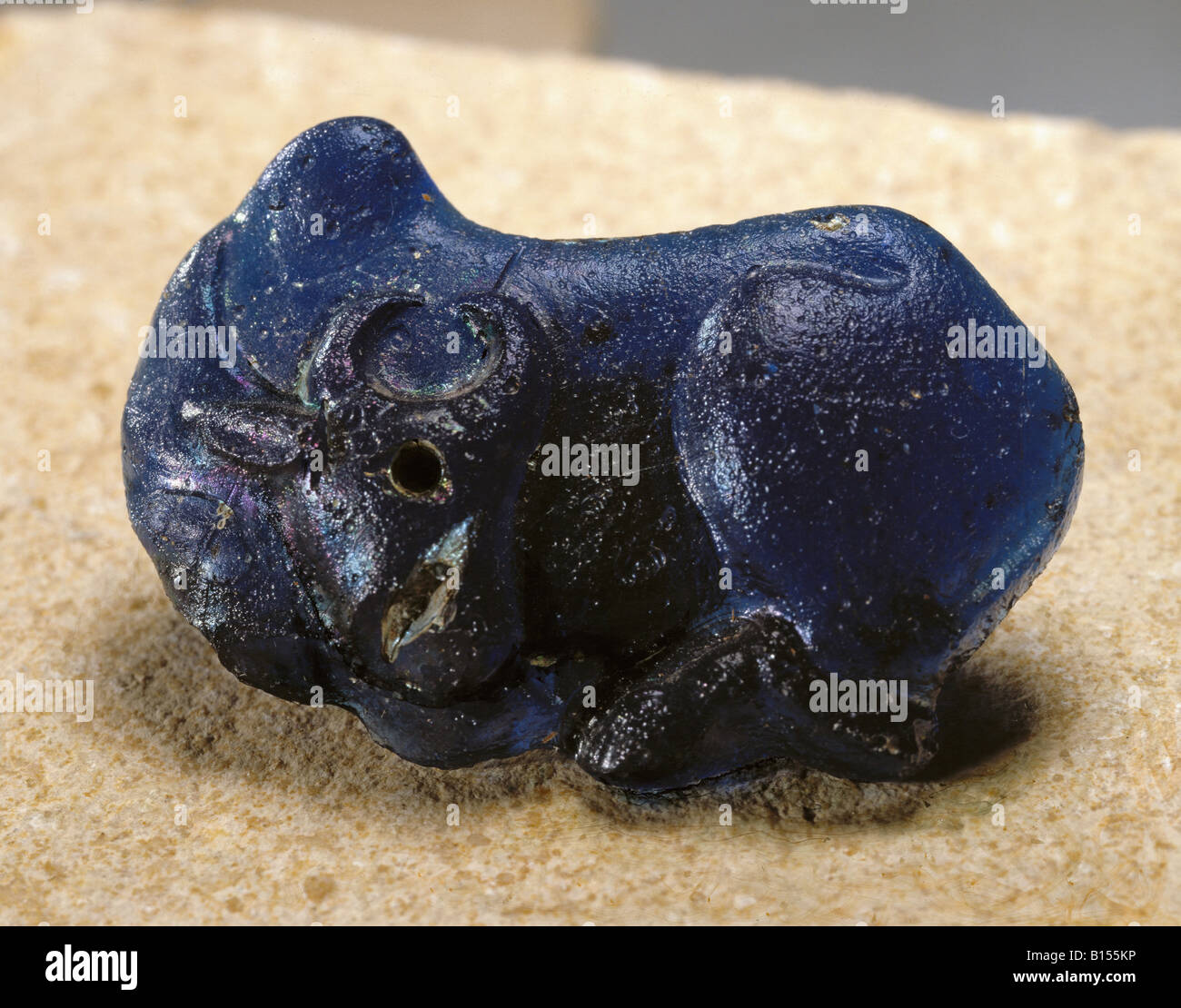 Belle arti, antico mondo greco, scultura, bull o vacca, vetro, probabilmente Egeo, xiii secolo A.C. Mildenberg raccolta, , artista del diritto d'autore non deve essere cancellata Foto Stock