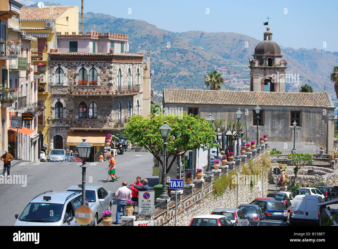 Centro storico piazza, Taormina, Provincia di Messina, Sicilia, Italia Foto Stock