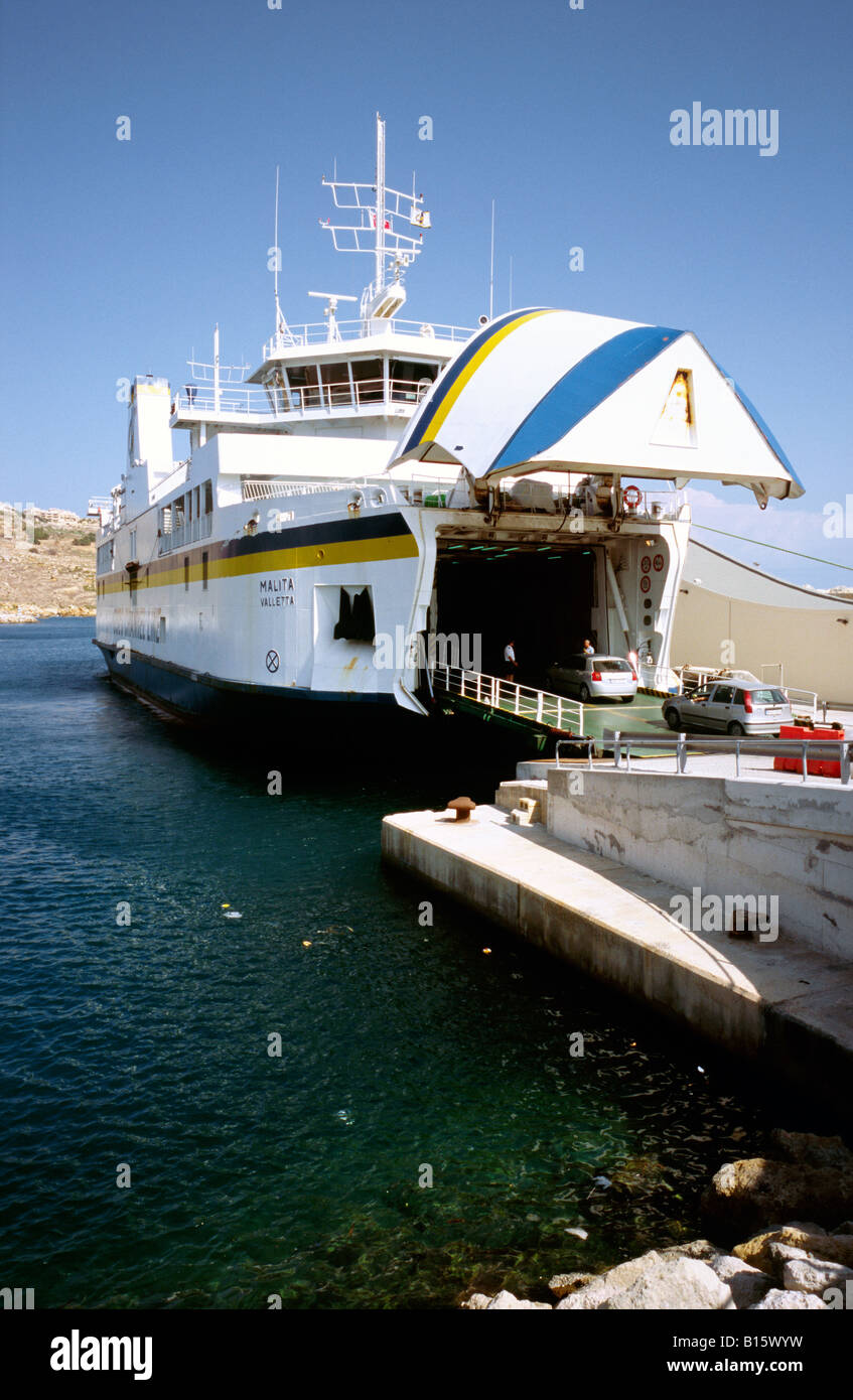 Ott 7, 2007 - l'imbarco del traghetto per auto Malita a Gozo il porto di Mgarr. Foto Stock