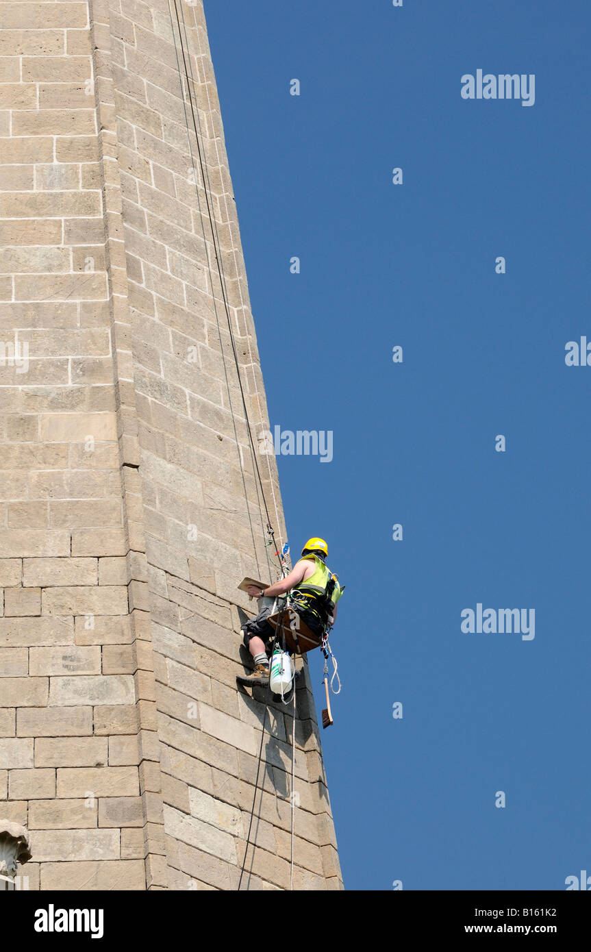 Steeplejacks ripristinando la guglia a st columb s chiesa cattedrale Derry City Co Londonderry Foto Stock