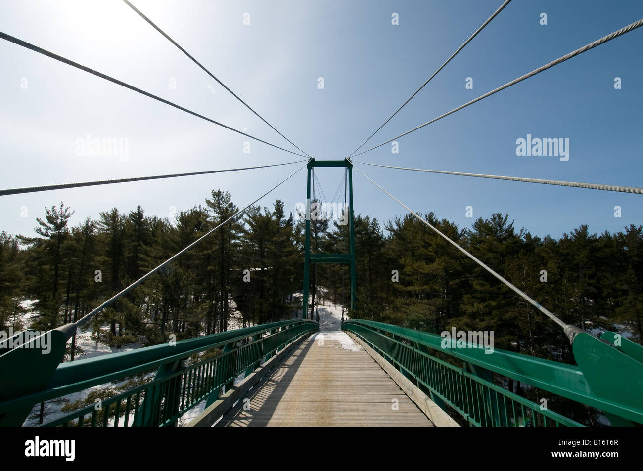 William e piccolo ponte nel fiume francese, Ontario, Canada. Foto Stock