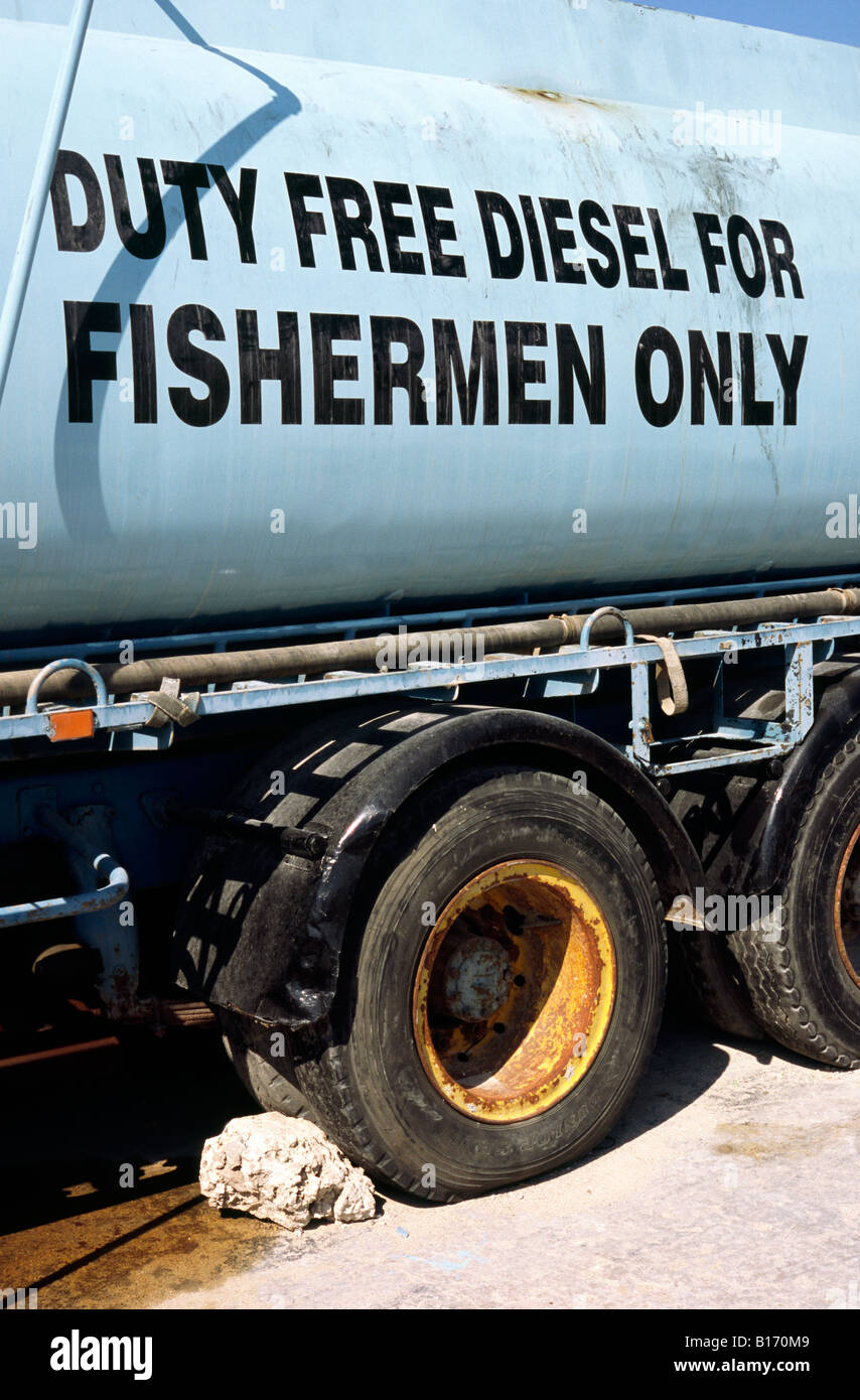Ott 7, 2007 - Carburante carrello a Mgarr harbour per il maltese isola di Gozo. Foto Stock