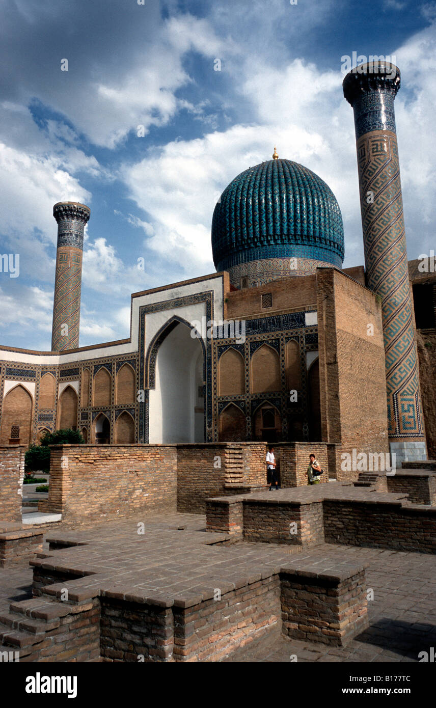 27 maggio 2006 - Tomba di Timur (Tamerlane, 1336-1405) e il suo nipote Ulugh Beg (1394-1449) nella città uzbeka di Samarcanda. Foto Stock
