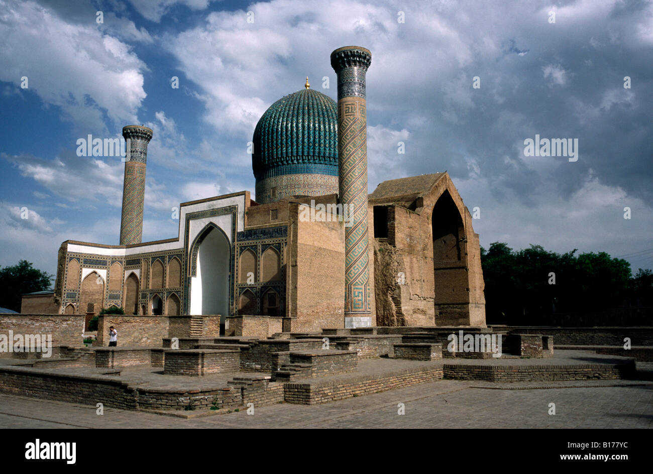 27 maggio 2006 - Tomba di Timur (Tamerlane, 1336-1405) e il suo nipote Ulugh Beg (1394-1449) nella città uzbeka di Samarcanda. Foto Stock
