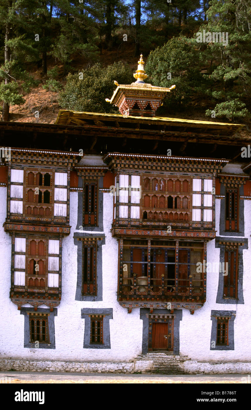 Il Bhutan Jakar Bumthang Valley Kurjey Lhakhang monastero parte anteriore Foto Stock