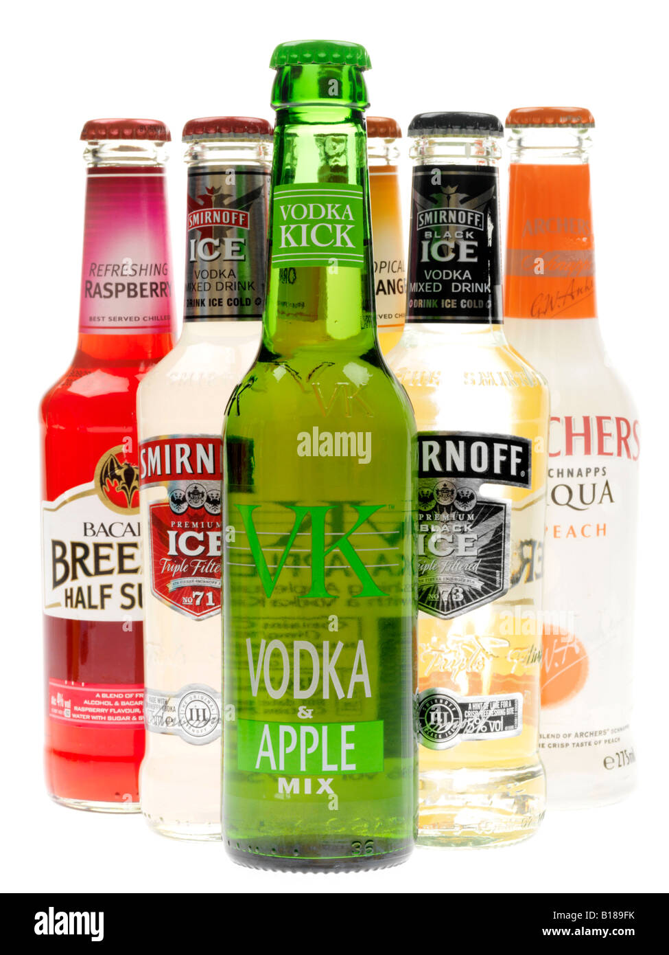 Un assortimento di bottiglie colorate di alcol Alchopops party drink isolata contro uno sfondo bianco con un tracciato di ritaglio e nessun popolo Foto Stock