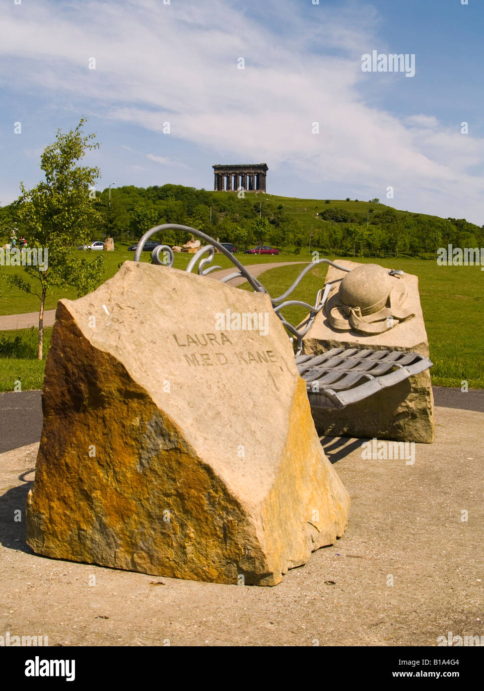 Herington Country Park, sede di scultura. Monumento Penshaw in background. Foto Stock