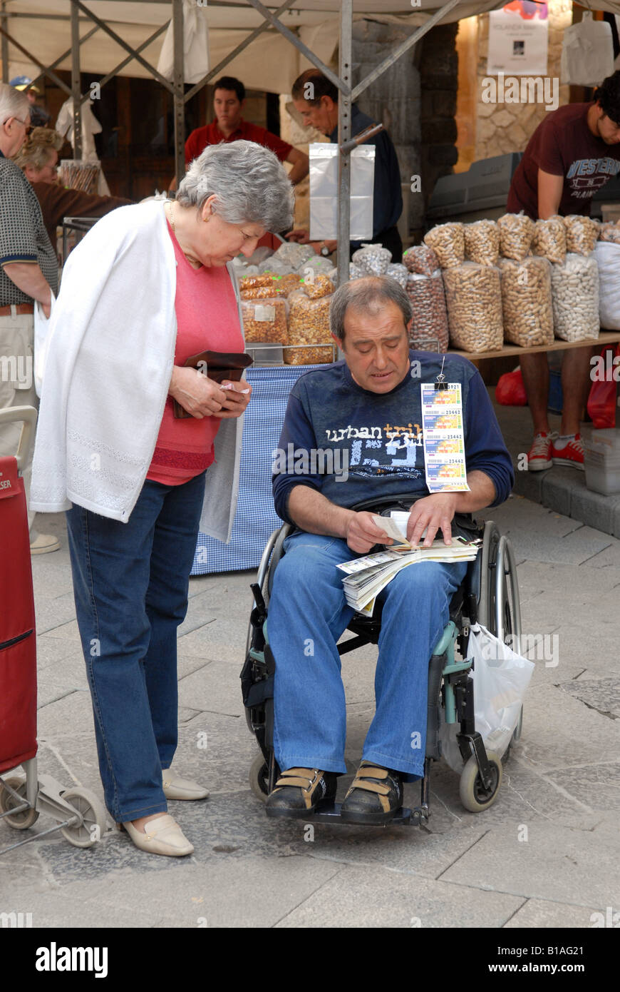 Biglietto della lotteria venditore in Torroella de Montgri in Catalunya in Spagna Foto Stock