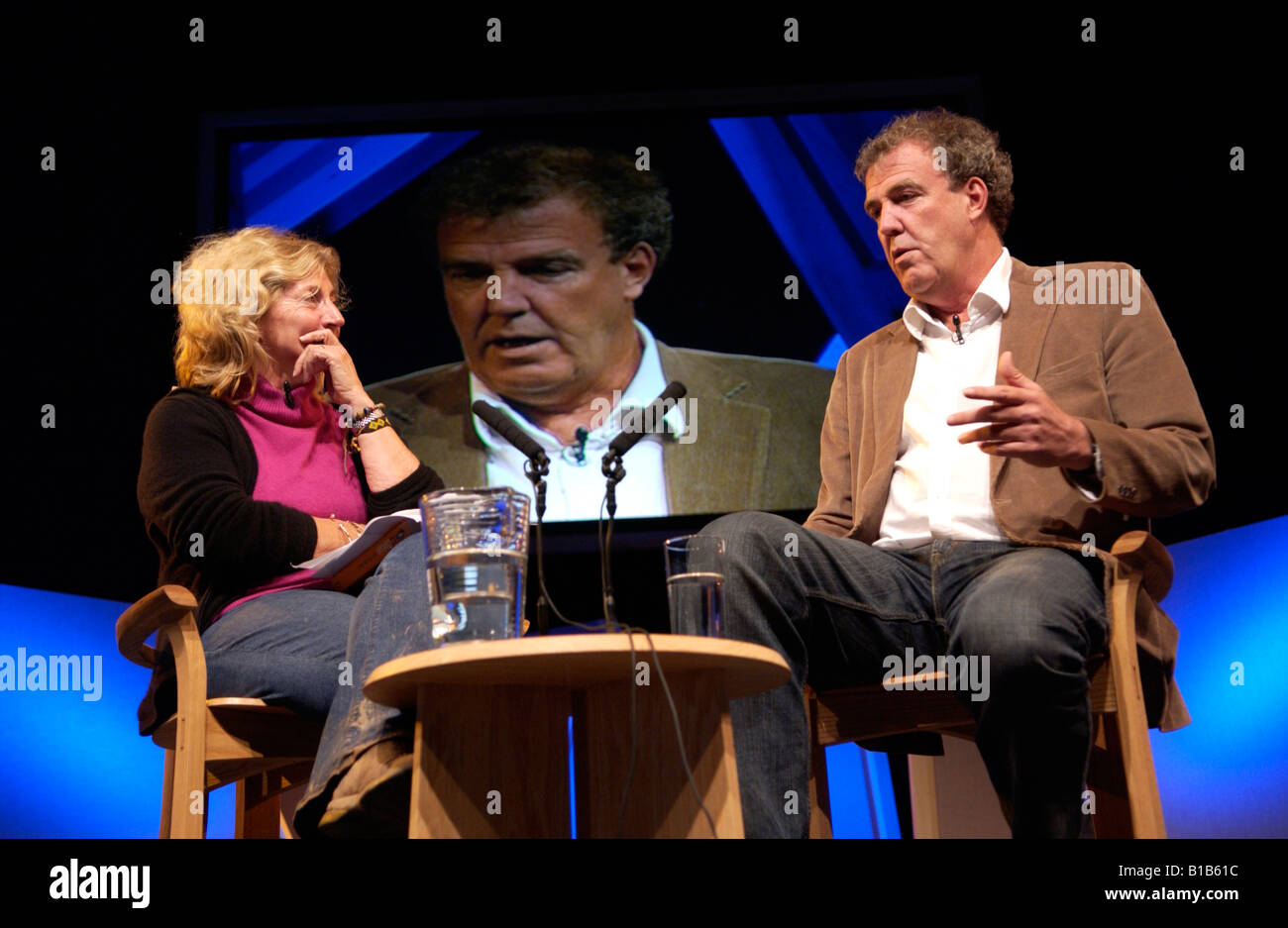 Jeremy Clarkson Top Gear presenter, giornalista e autore, scrittore, emittente raffigurato a Hay Festival 2008 Hay on Wye Wales UK Foto Stock