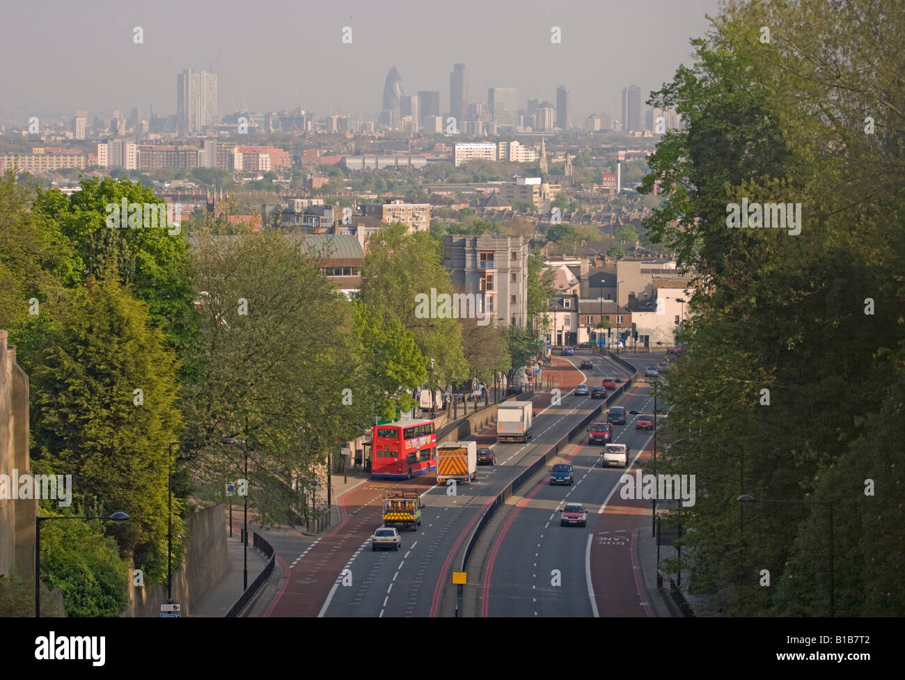 A1 Archway Road guardando verso la città di Londra Foto Stock