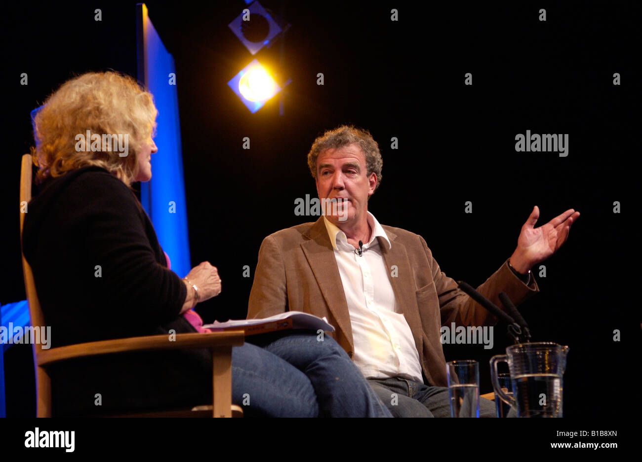 Jeremy Clarkson Top Gear presenter, giornalista e autore, scrittore, emittente raffigurato a Hay Festival 2008 Hay on Wye Wales UK Foto Stock