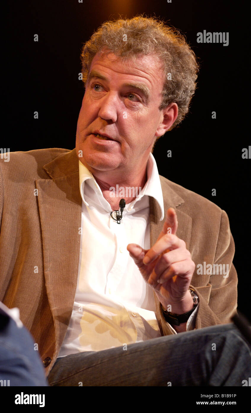 Jeremy Clarkson Top Gear presenter, giornalista e autore, scrittore, emittente raffigurato a Hay Festival 2008 Hay on Wye Wales UK Foto Stock