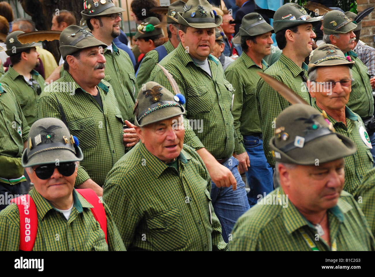 81.Alpini Raduno Nazionale 9-10-11 Maggio 2008,Bassano del Grappa Italia.veterani del marzo del passato Foto Stock