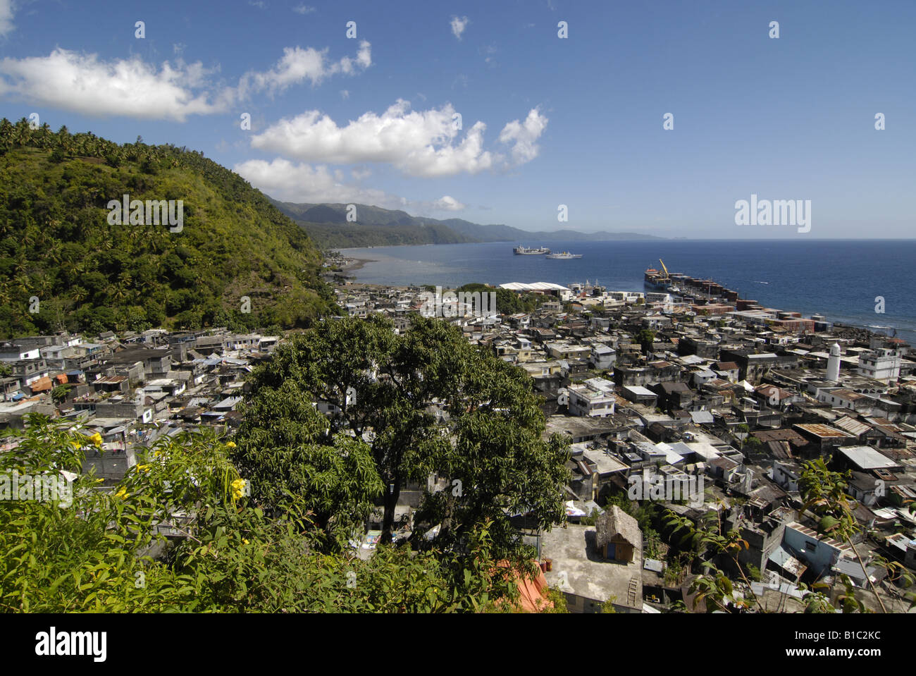 Geografia / viaggi, Comore, Mutsamudu, viste sulla città / cityscapes, vista da Old Fort verso l Oceano Indiano, Additional-Rights-Clearance-Info-Not-Available Foto Stock