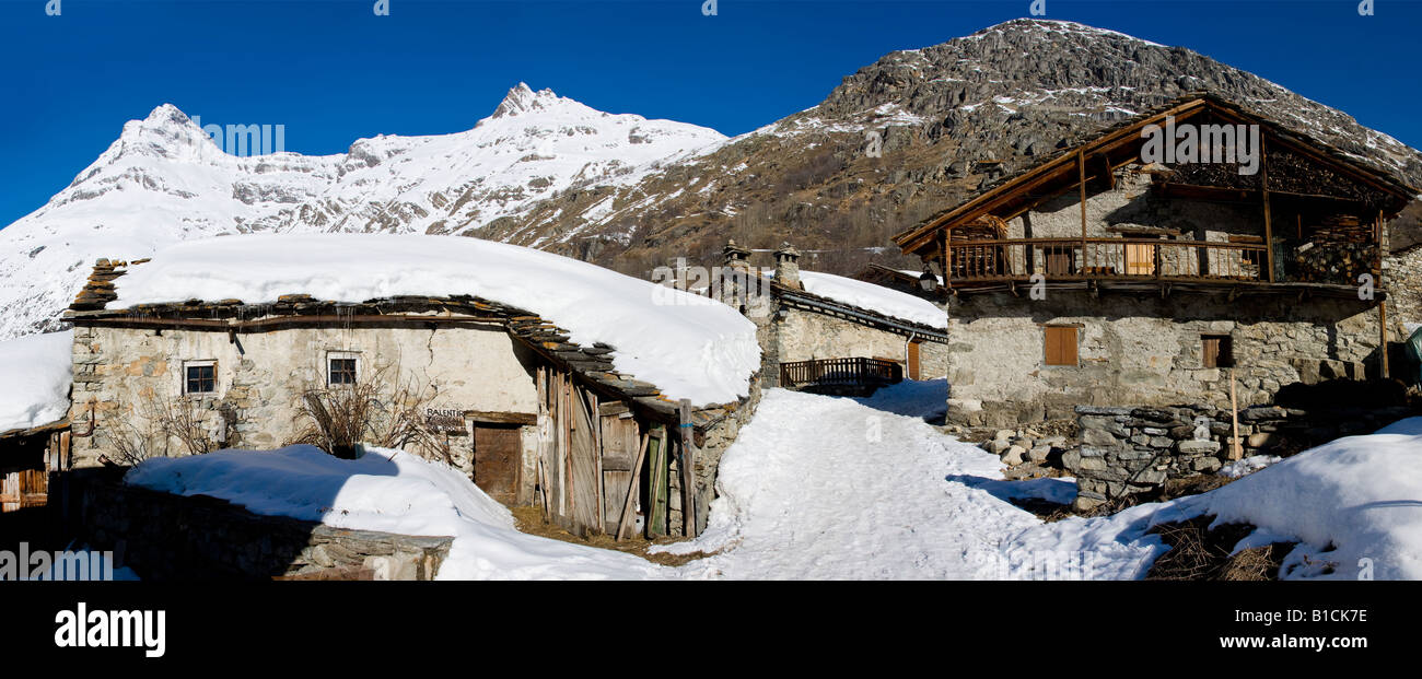 Bonneval, villaggio del patrimonio culturale della Maurienne superiore in inverno, Francia Foto Stock