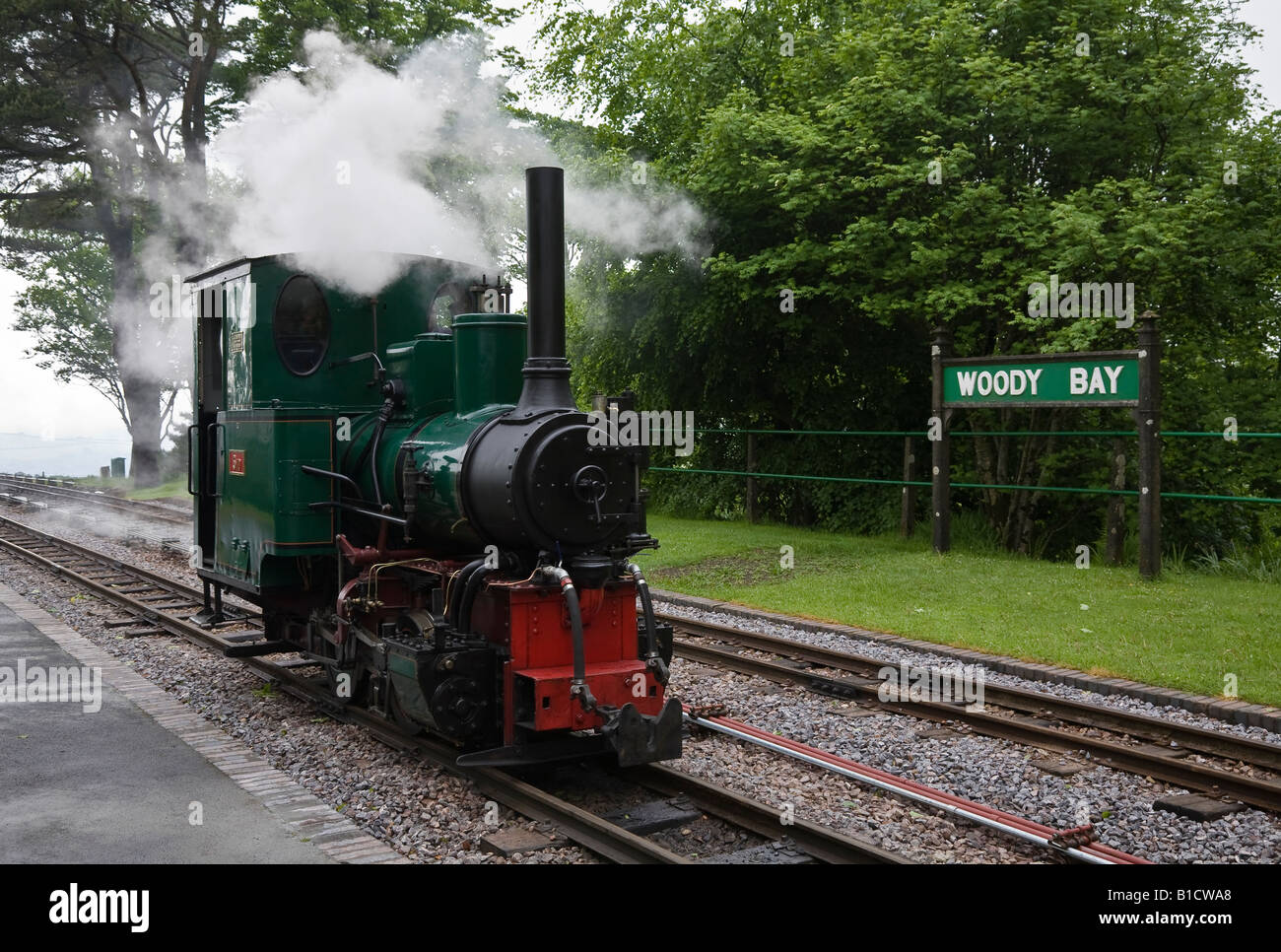 Motore a vapore a Woody Bay stazione, Lynton e Barnstaple Railway, Devon, Inghilterra, Regno Unito Foto Stock