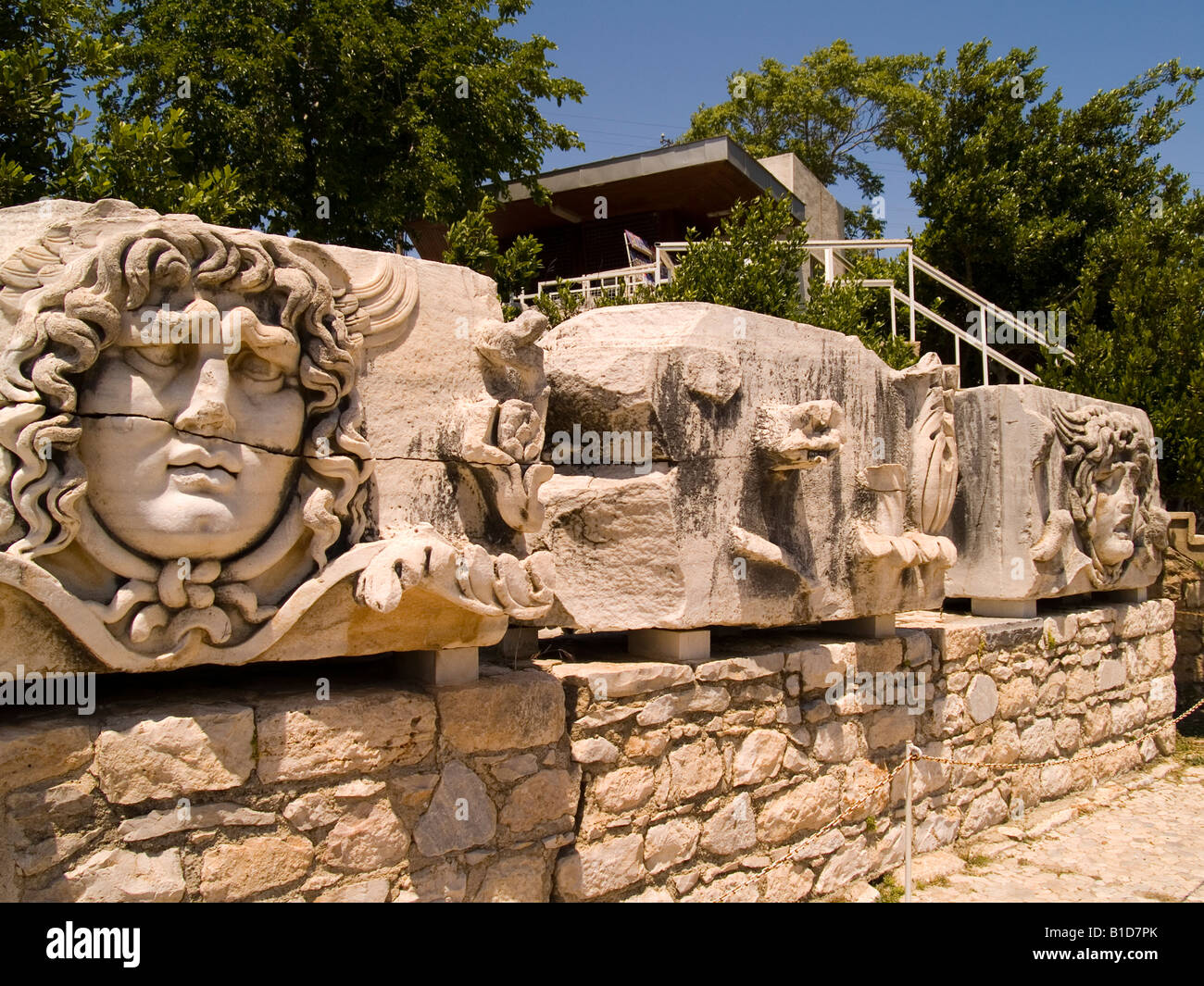 Teste di Medusa, il Tempio di Apollo, Didim, Turchia Foto Stock