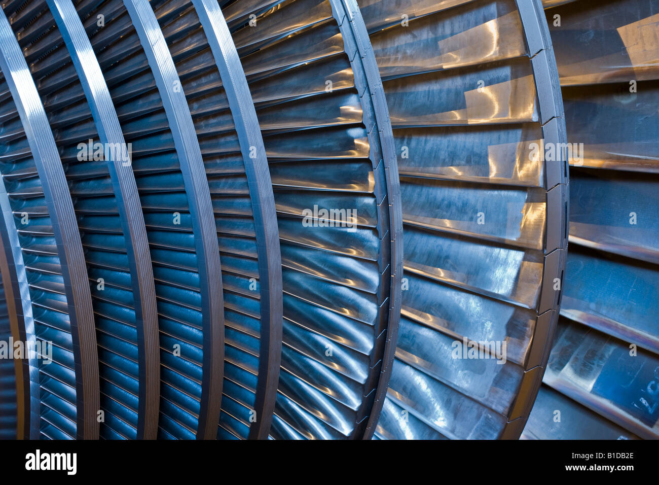 Dettaglio delle lame su un Siemens turbina a vapore Foto Stock