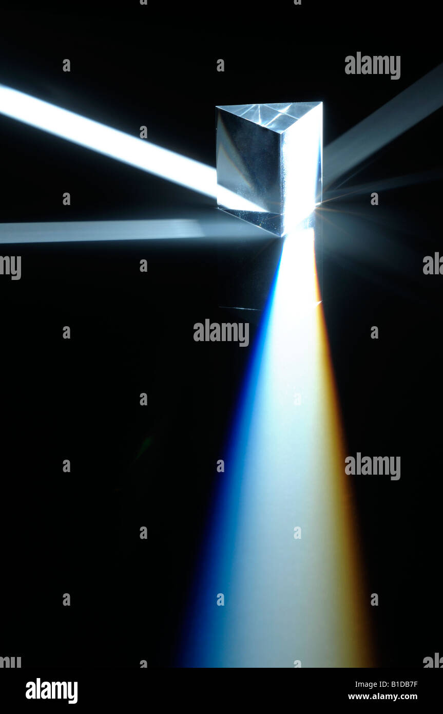 Prisma e la luce dello spettro del fascio Foto Stock